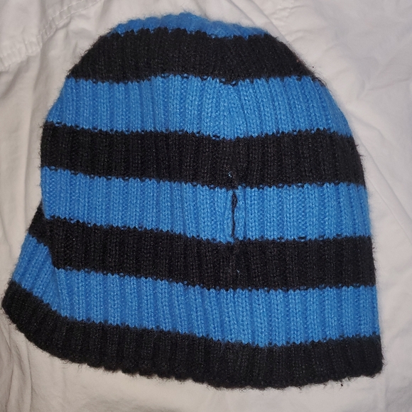 Vintage Quiksilver Reversible Striped Beanie - Black and Blue - Soft - Comfy - Picture 4 of 8